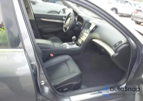 2015 Infiniti Q40 z USA, uszkodzony, nr VIN JN1CV6AP4FM503483